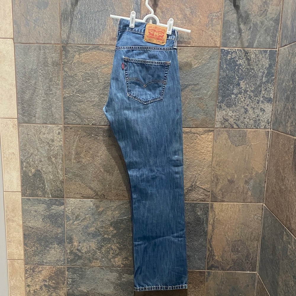 Levi's Men's Classic Blue Straight Jeans (Worn) Good Condition